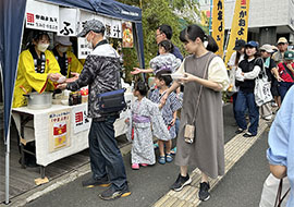 10月27日（日）谷山ふるさと祭りにて「鹿児島豚汁1,000人ふるまい鍋」を行いました。