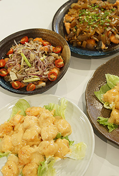 今日はエビマヨと芋ご飯“お先に頂きました”