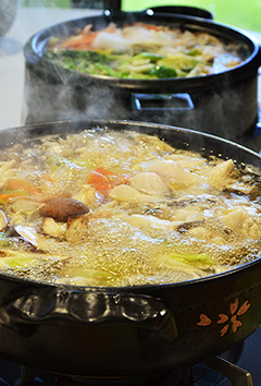 きのこタップリ「水炊き鍋」を11月にリニューアルの“生果汁ぽんず”で頂きました。